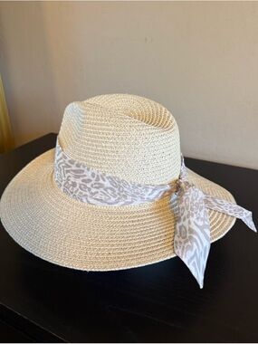 Vince Camuto Women’s Natural Sun Hat Animal Print Scarf Band NEW